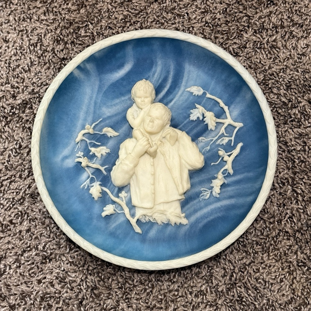 Avondale Blue Collector Incolay Plate Frances Taylor Williams DADDY AND‎ I #2381